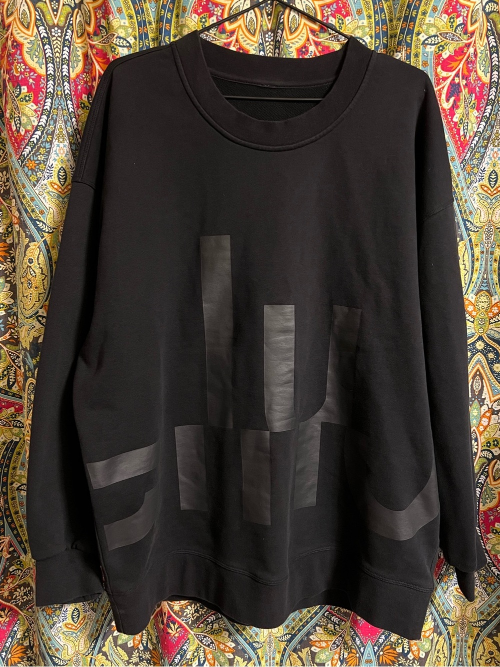 Lululemon Perfectly Oversized
Crew Sweatshirt Graphic Black Size 12 fit M to L